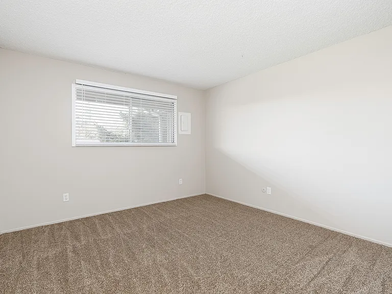 2 bed, 1 bath