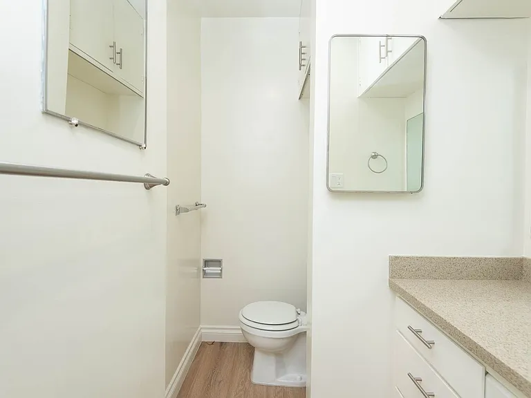 200-206 Maple — Photo 9