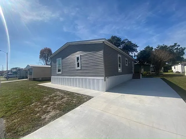 3 bed, 2.0 bath, 1232 sqft, $2,200 — Photo 1