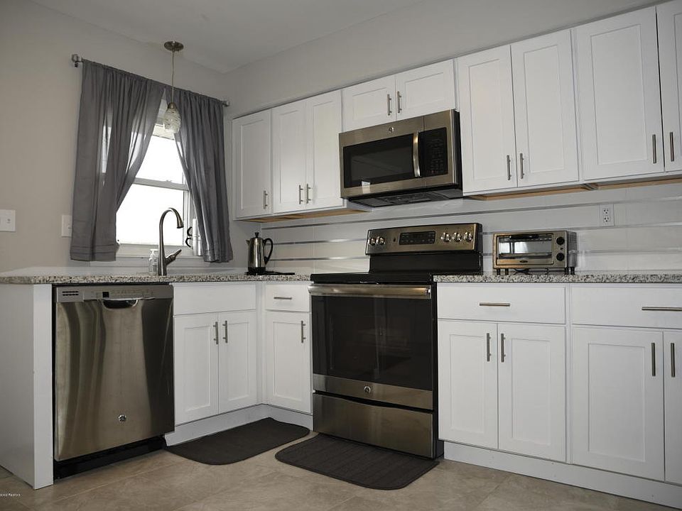 1st image of 228B Buckingham Ct #100B