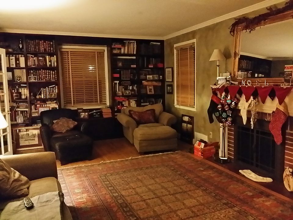 2nd image of 1010 Stevenson Ln