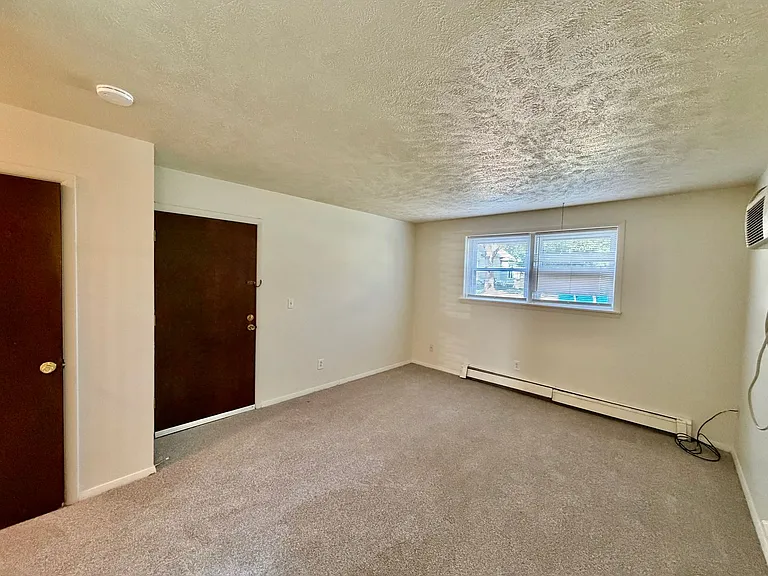 1106 McLean — Photo 2
