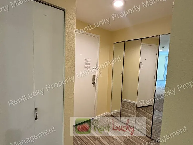424 102nd Ave SE #202 — Photo 4