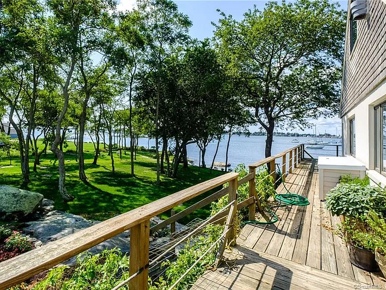 10 Morgan Point — Photo 4