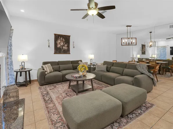 7294 Regency Square Ct, Houston, TX 77036