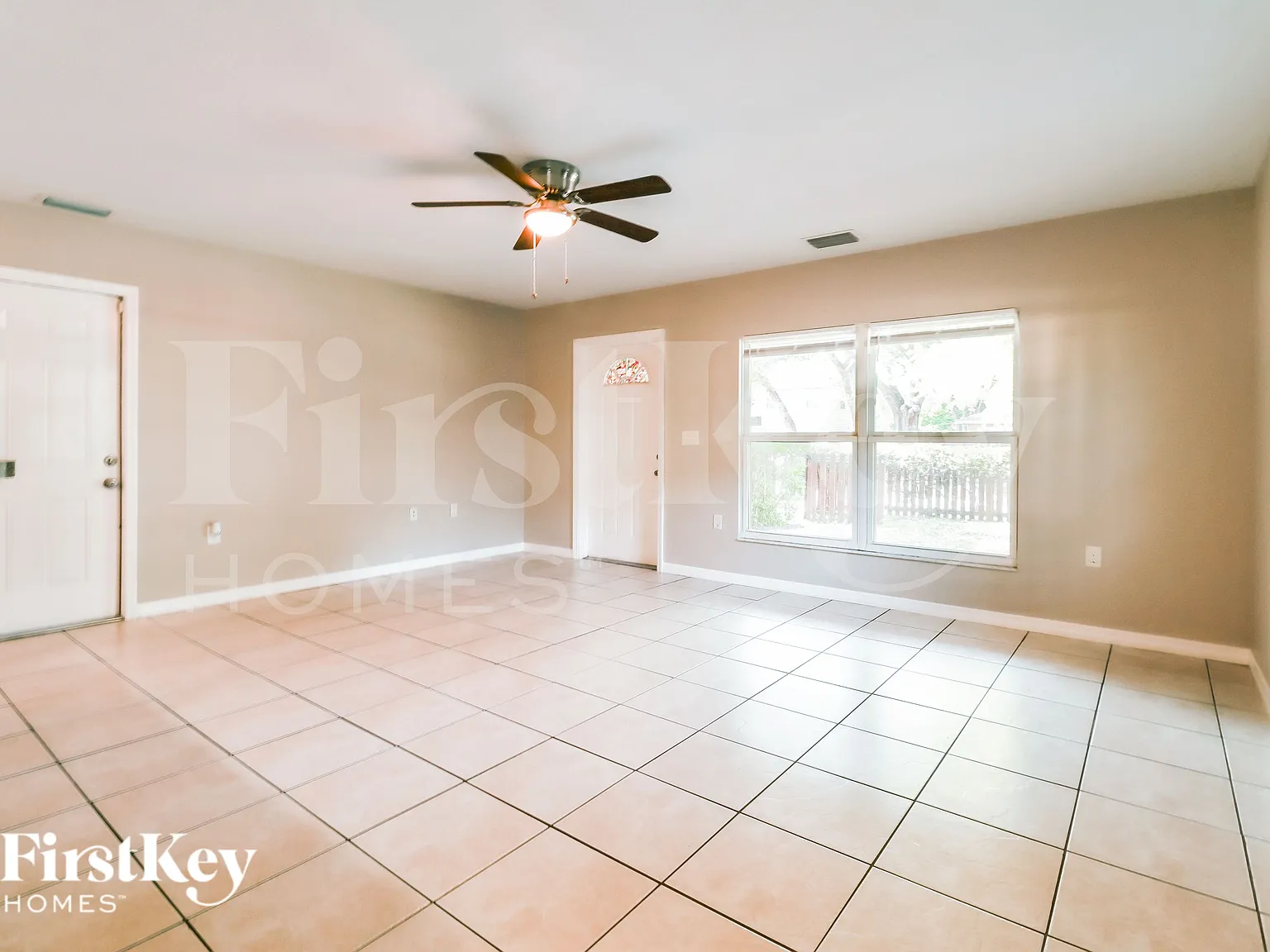 4 bed, 2.0 bath, 1618 sqft, $3,015 — Photo 4