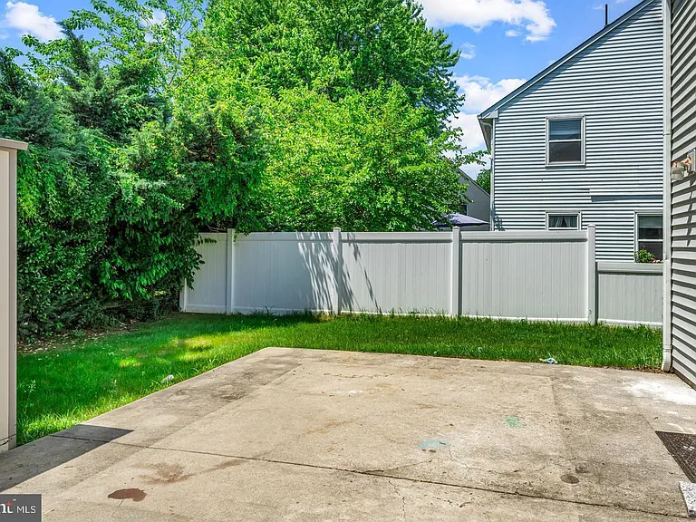 68 Franklin Dr — Photo 31