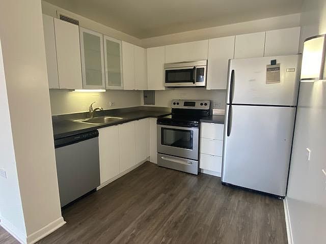 1st image of 822 N Dearborn St #2802