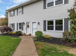 102 Maple Brook Dr UNIT 102, Painesville, OH 44077