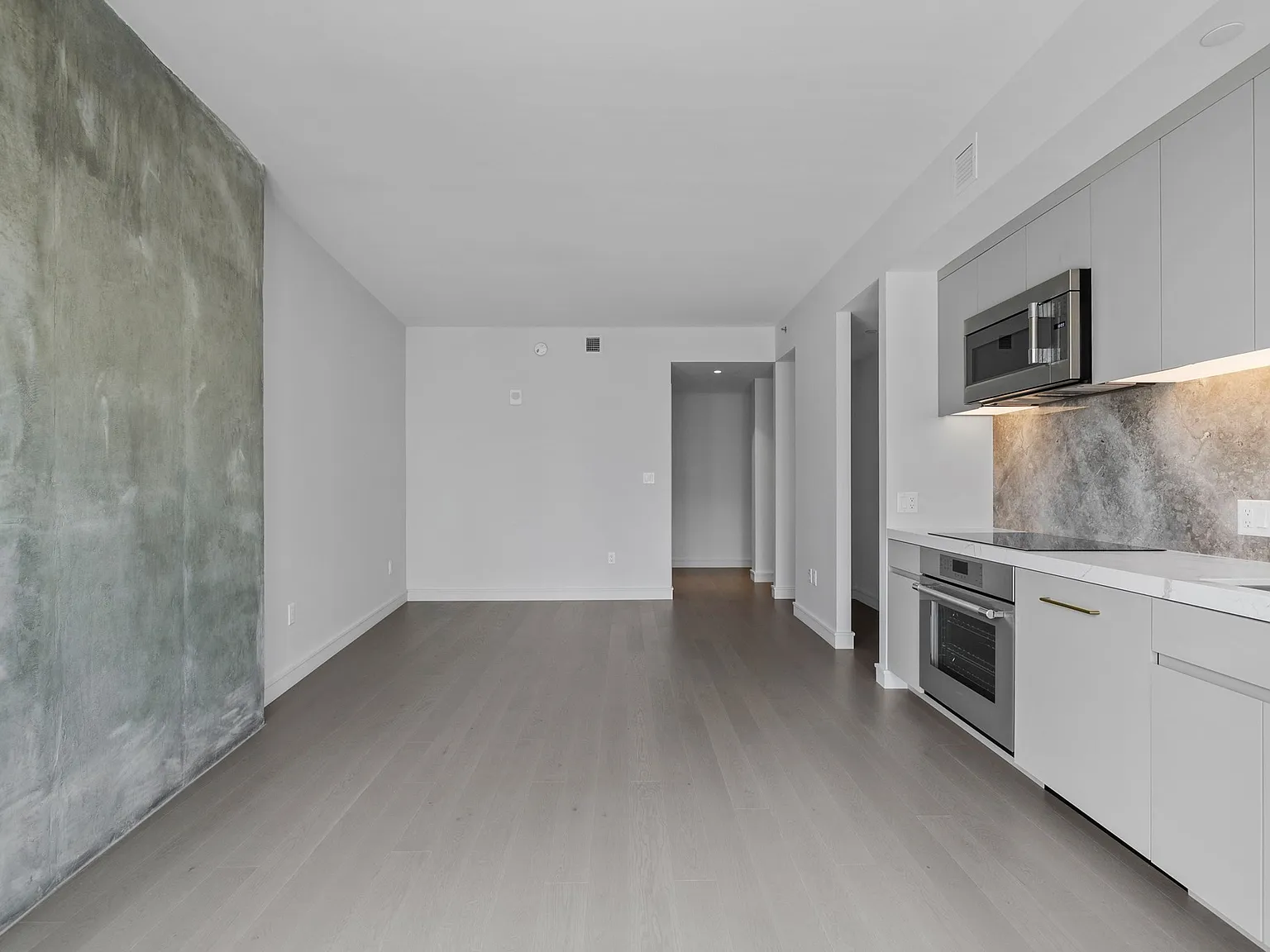 Studio, 578 sqft, $4,000 — Photo 3