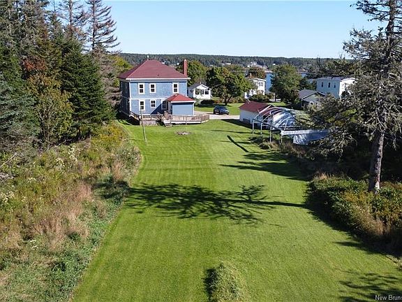 3rd image of 30 Dipper Harbour Rd