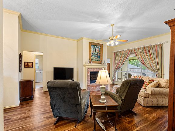 4th image of 620 Troxell Blvd