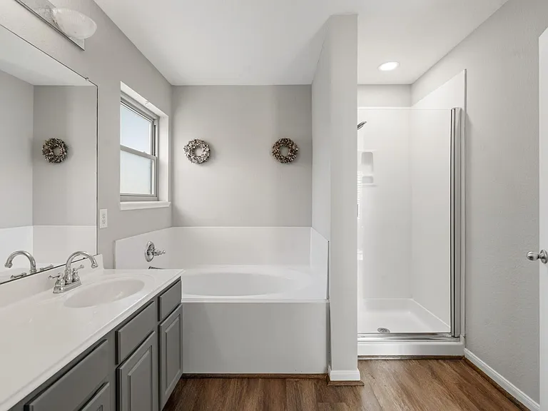 9426 Coatsworth Dr — Photo 8