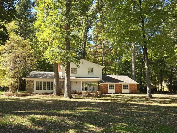 30055 Cheviot Hills Ct, Franklin, MI 48025