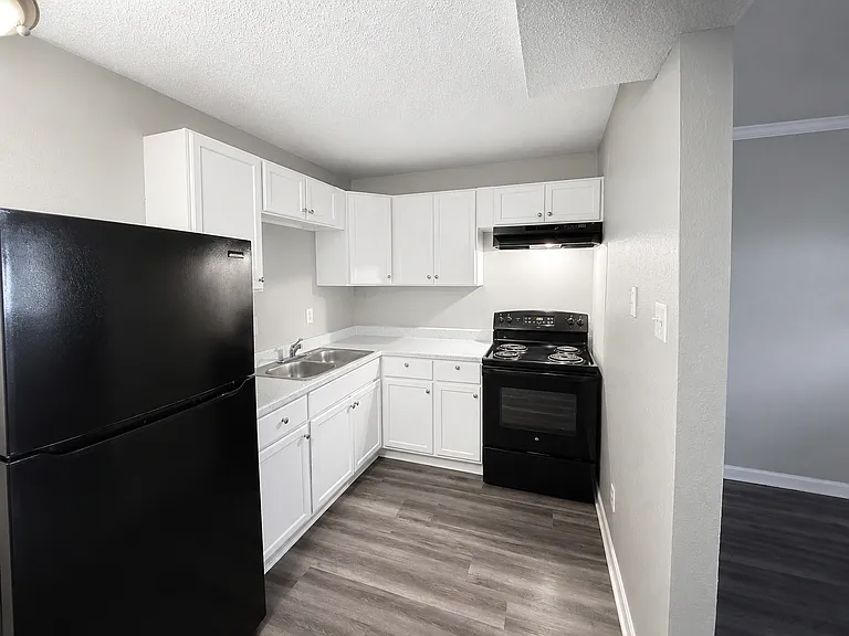 Spanish Cove Apartments — Photo 5