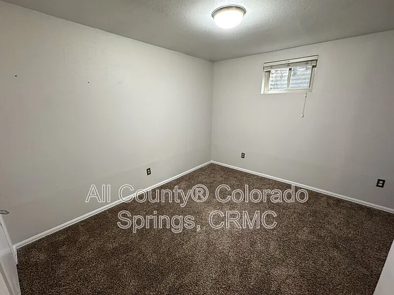1138 Delaware Dr — Photo 21