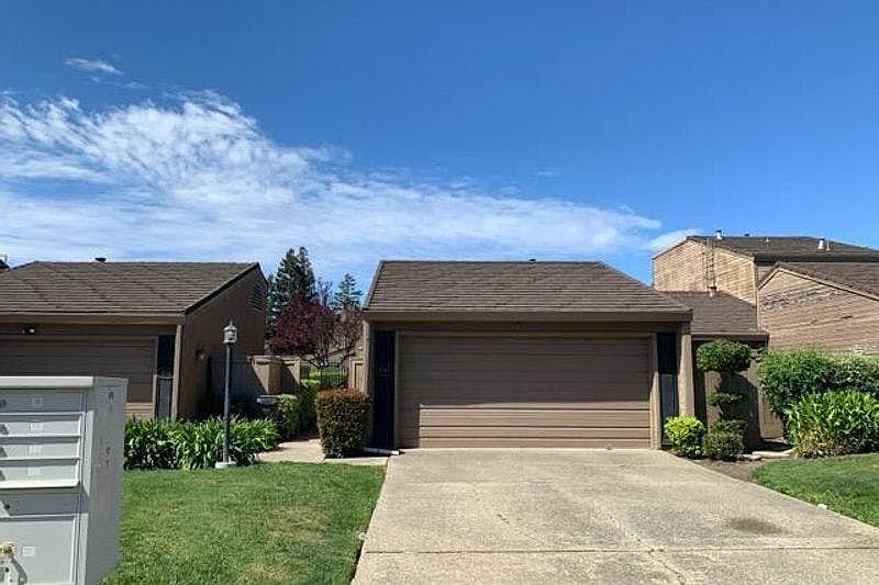 1st image of 4947 Grouse Run Dr