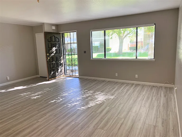 267 Upjohn Ave — Photo 4