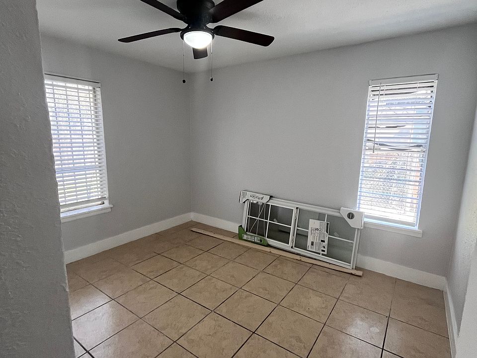 1st image of 605 605/607 Morningview Dr