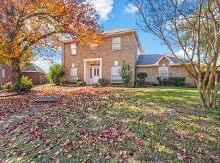 437 Raintree Cir, Desoto, TX 75115