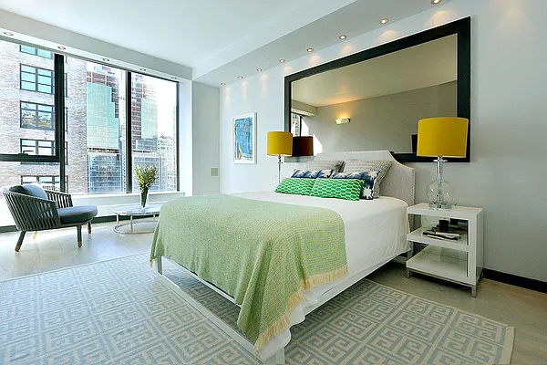 Sold by Prime Manhattan | media 21