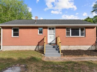 8 Peacock Dr, Meriden, CT 06451