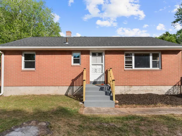 8 Peacock Drive, Meriden, CT 06451