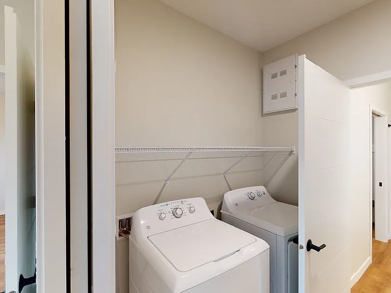 2901 S Burnsfield Ave #102 — Photo 11