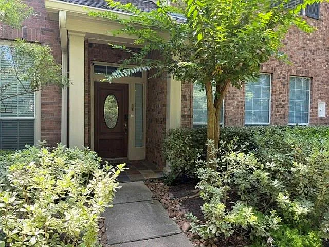 4 bed, 3.0 bath, 2685 sqft, $4,500 — Photo 2