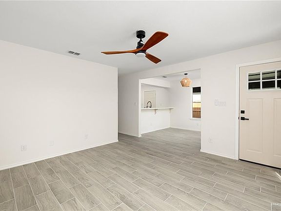 3rd image of 477 Cripple Creek Cir