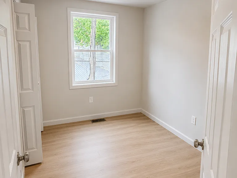 134 Florence St #1 — Photo 6