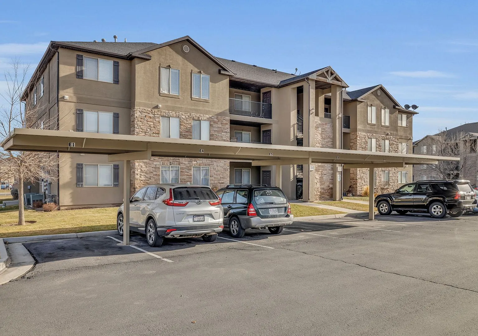 3 Bedroom 2 Bathroom Condo in Eagle Mountain! — Photo 1