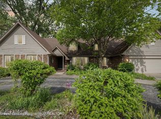 1520 Foxcroft Rd, East Lansing, MI 48823