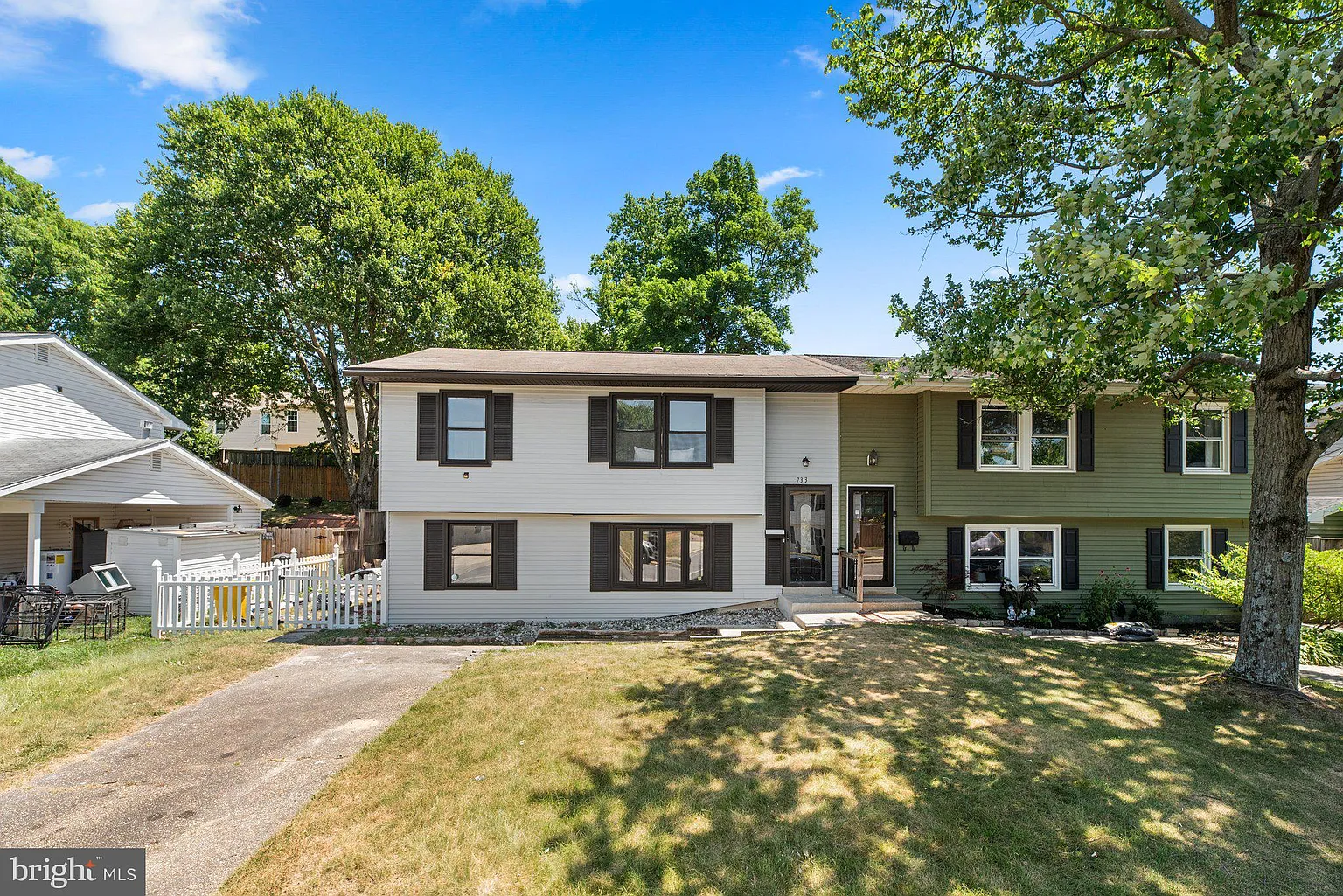 733 Chapelgate Dr photo 1