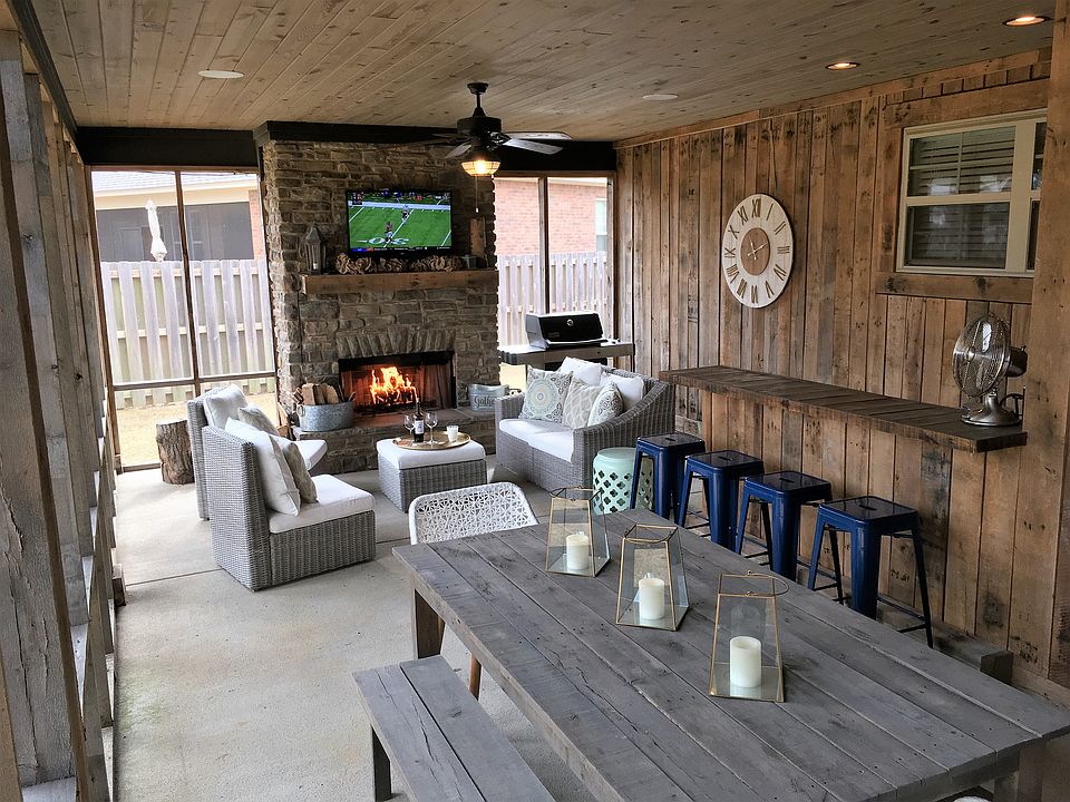 600 sq/ft patio, bar+tap