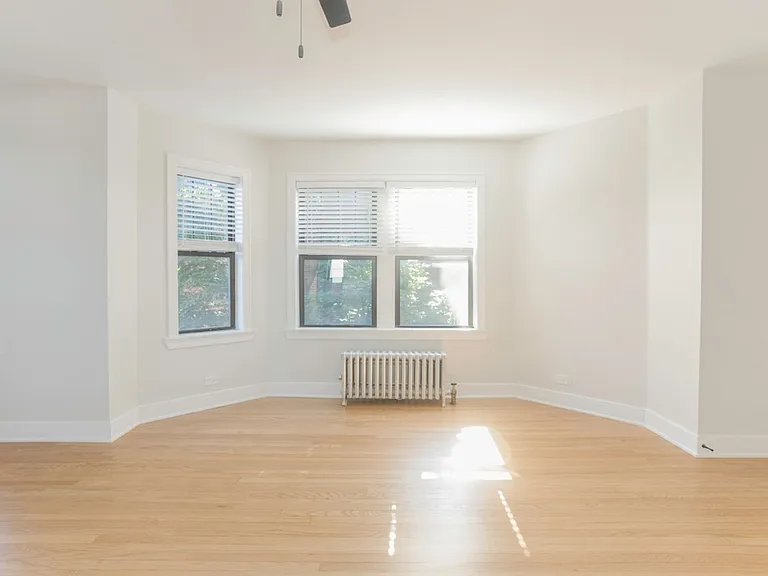 2613 W Berwyn Ave — Photo 11