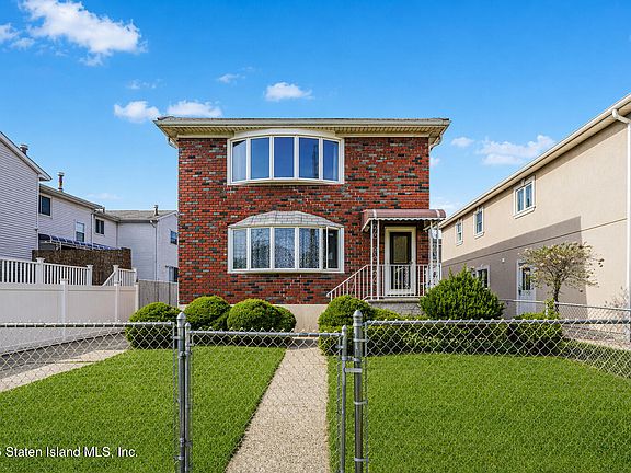 2nd image of 85 Cameron Ave