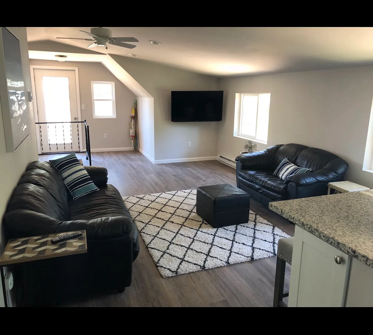 2 bed, 720 sqft, $1,750 — Photo 3