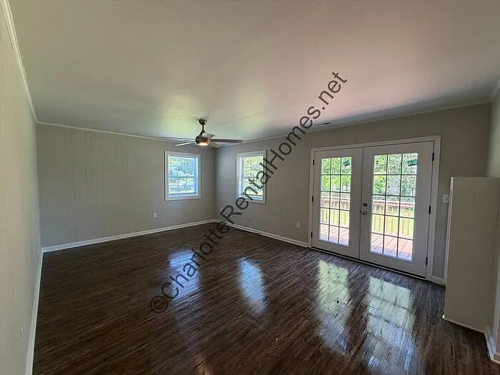110 Elm Rd — Photo 9