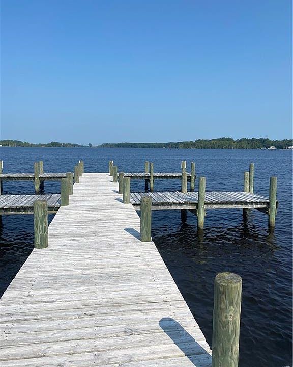 Comunity Pier and Docks