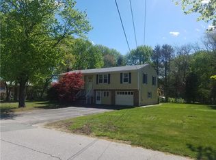 22 Lantern Ln, North Kingstown, RI 02852