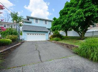 225 Summit Ave, Fords, NJ 08863