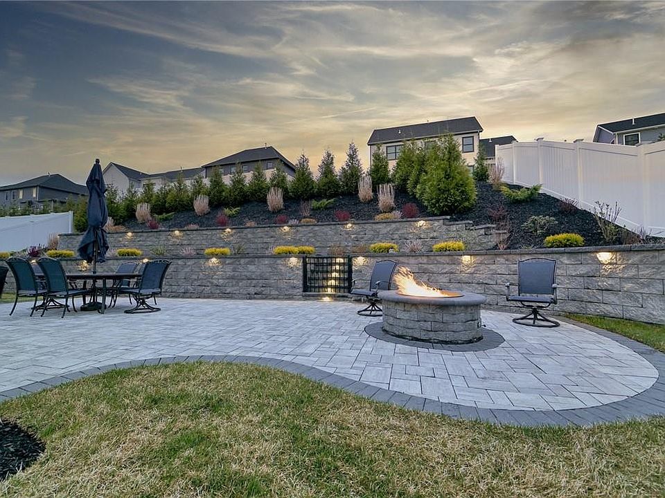 1st image of 17 Wildwood Drive