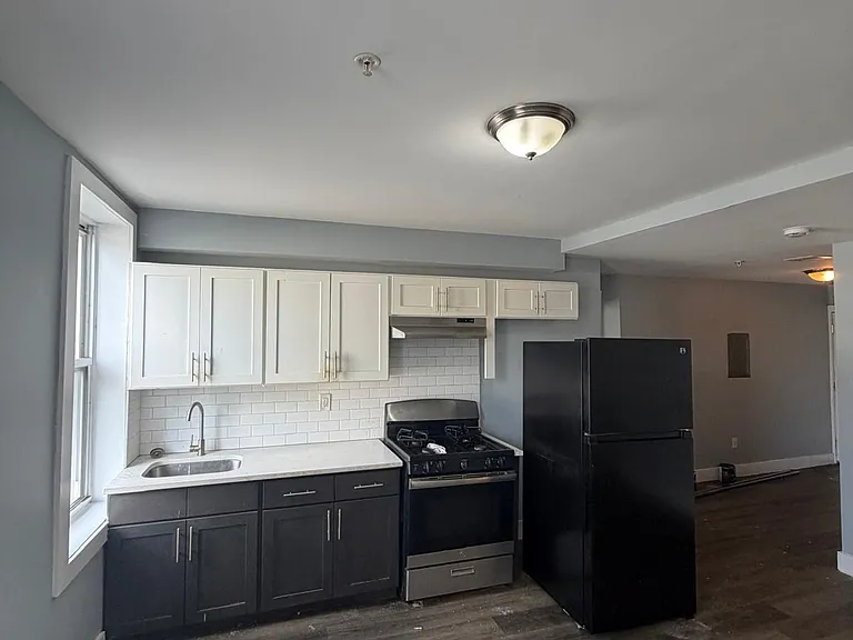 170 S Munn Ave #102 — Photo 6