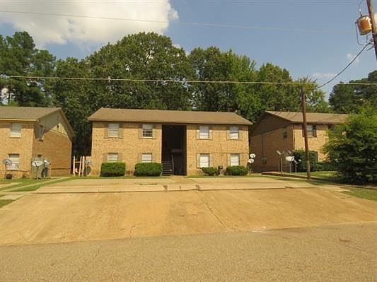 2nd image of 5201 N Wood Ln