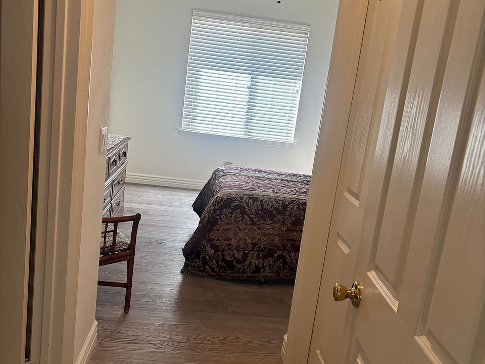 1st image of 27721 Manor Hill Rd