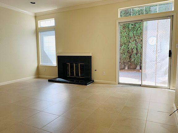 2nd image of 20 Lyme Ln