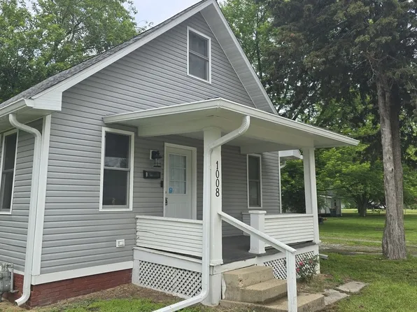 1008 E Adams St, Macomb, IL 61455