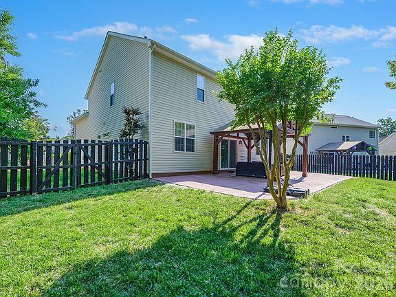2nd image of 17234 Cambridge Woods Ct