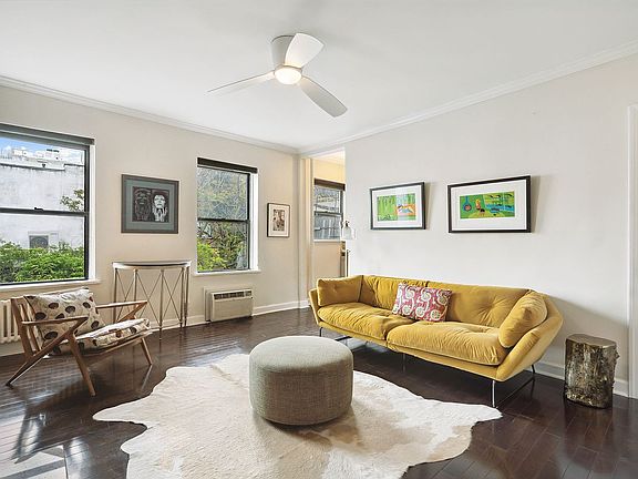 3rd image of 87 Saint Marks Pl APT 3D